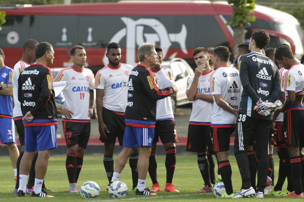 Oswaldo teve pouco tempo para preparar o Flamengo para a sua estreia (foto: Gilvan de Souza/Flamengo)