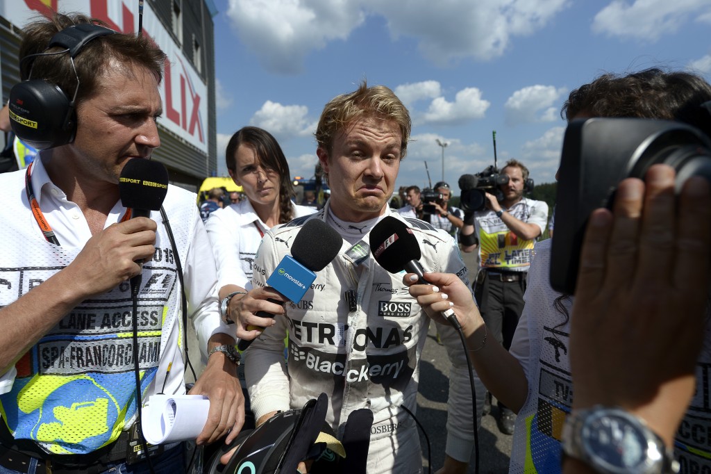 Rosberg se assustou ao perder o controle do carro em Spa (Foto: AFP/JOHN THYS)