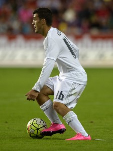 Kovacic estreou, mas Real Madrid não conseguiu furar a retranca do Gijón na estreia am la Liga (Foto:AFP/Miguel Riopa)