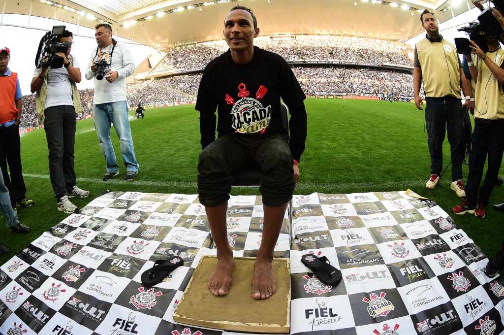 Liedson fez 50 gols em 111 partidas pelo Corinthians (foto: Djalma Vassão/Gazeta Press)