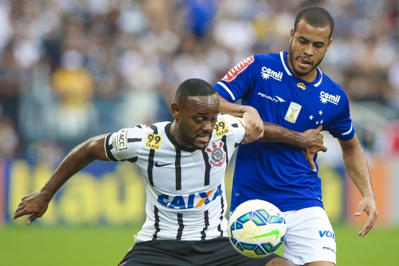 Mayke se lesionou na derrota para o Corinthians no último domingo (Marcello Zambrana/Light Press)