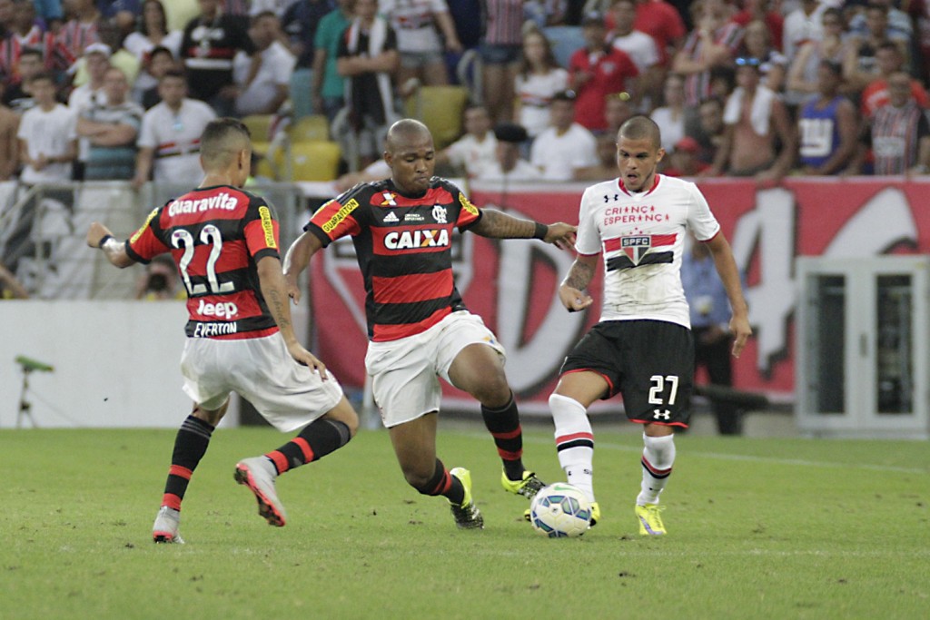 Zagueiro Samir quer vitória diante do Vasco para se classificar na Copa do Brasil (Foto: Gilvan de Souza/C.R. Flamengo)