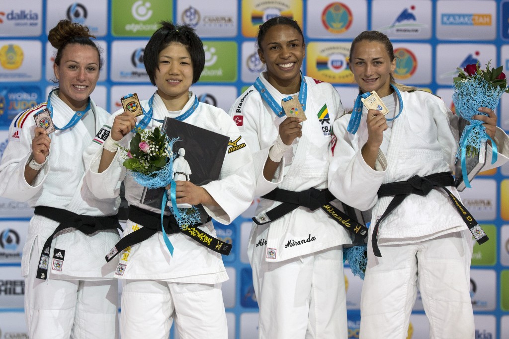 Érika levou o bronze no Mundial depois de derrota na semifinal (Foto: JACK GUEZ/AFP)