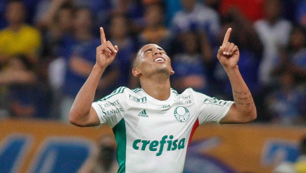 Gabriel Jesus deu assistência, cavou expulsão e fez dois gols (Foto: Thomas Santos/Agif/Gazeta Press)