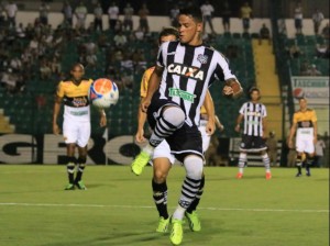 Giovanni Augusto jogou pelo Figueirense na última temporada (Foto: Luiz Henrique/Figueirense)