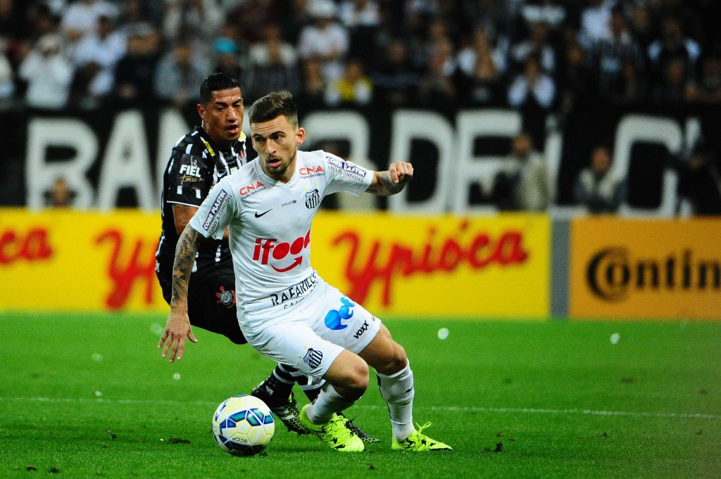 Dunga estava em Itaquera e acompanhou Lucas Lima de perto no clássico (Foto: Sergio Barzaghi/Gazeta Press)