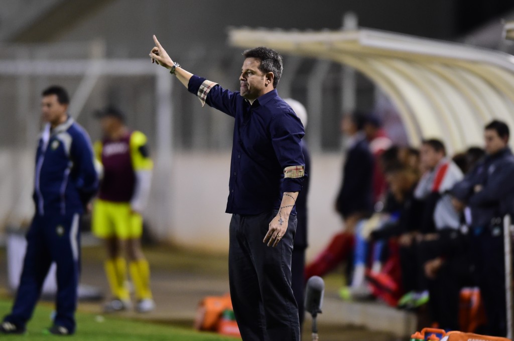 O técnico Argel Fucks não precisou de grandes variações táticas para vencer o Ituano mais uma vez (Foto: Djalma Vassão/Gazeta Press)