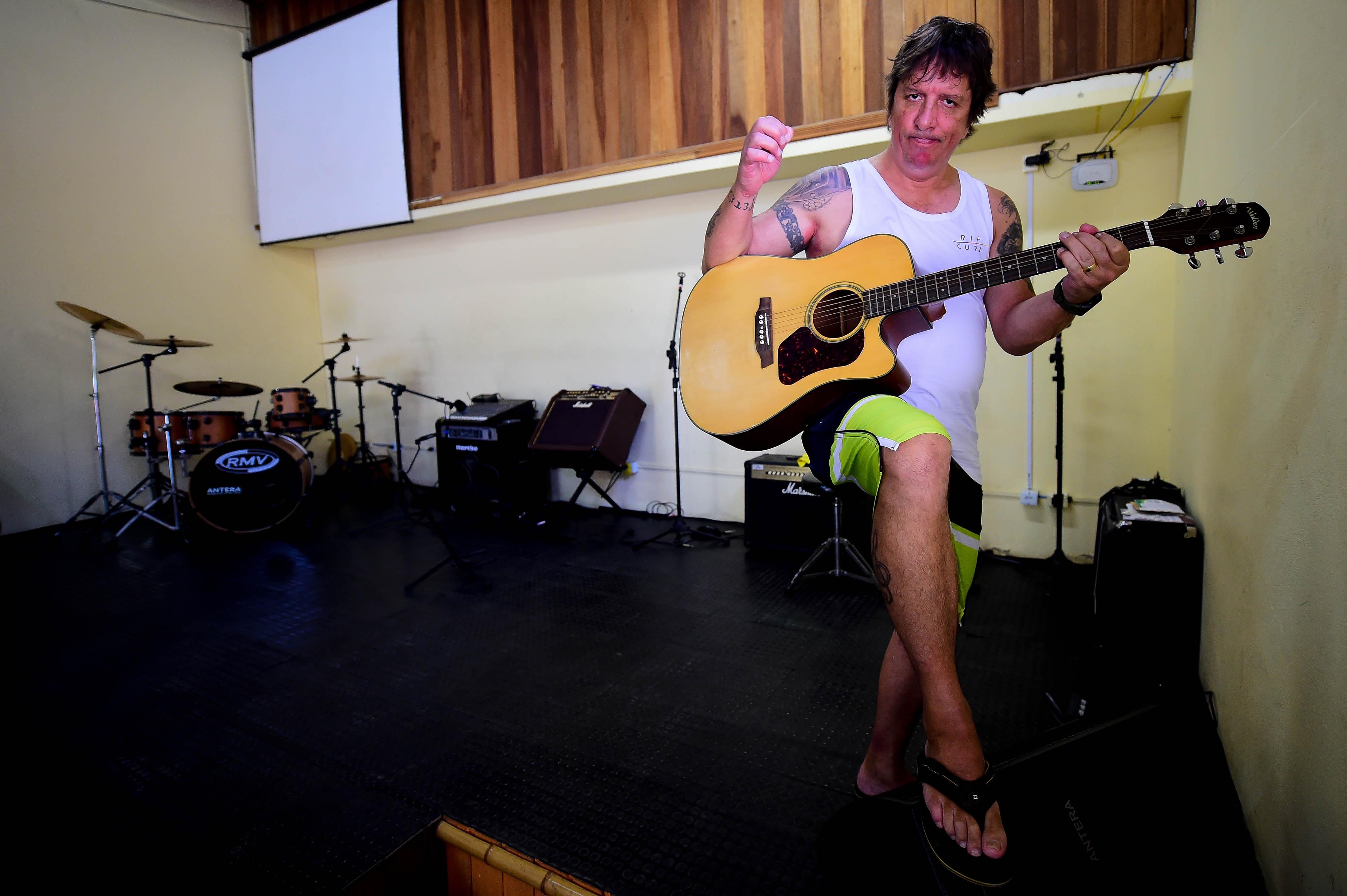 Pastor deixa drogas e rock and roll no passado para guiar Medina. (Foto: Sergio Barzaghi/Gazeta Press)