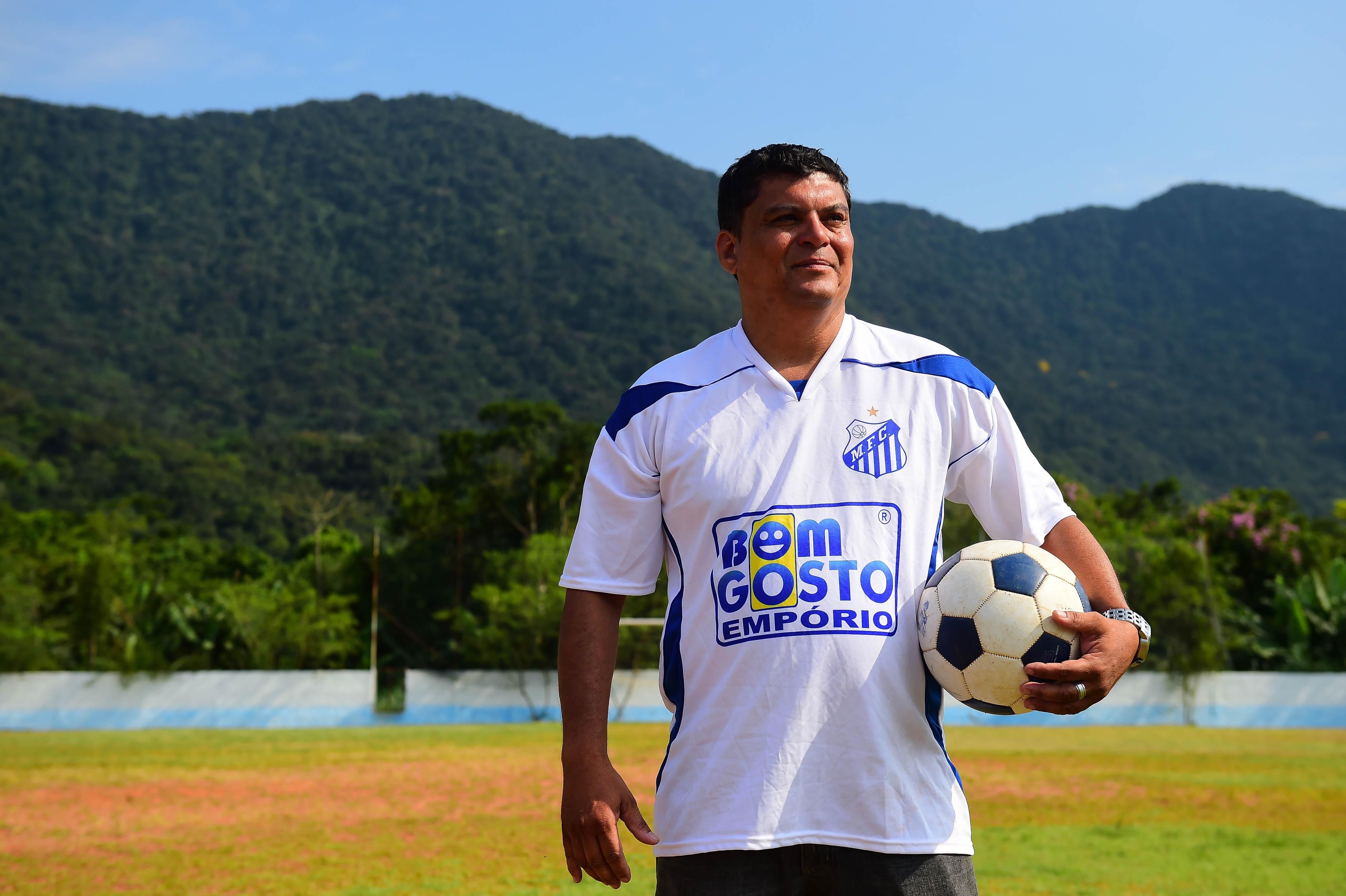 Ofuscado por padrasto, pai biológico se orgulha de Medina à distância. Foto: Sergio Barzaghi/Gazeta Press