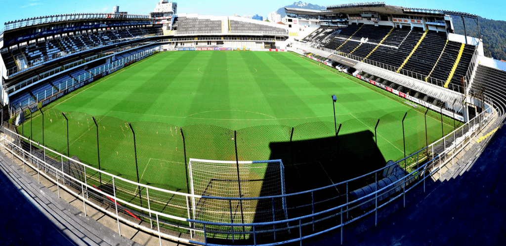 A Vila Belmiro não passa por uma manutenção há pouco mais de um ano (Foto: Divulgação)