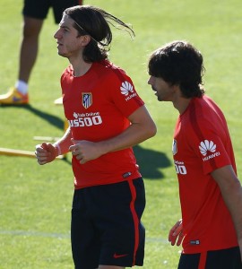 Filipe Luis deve ser titular novamente com a camisa do Atleti (Foto: Divulgação)