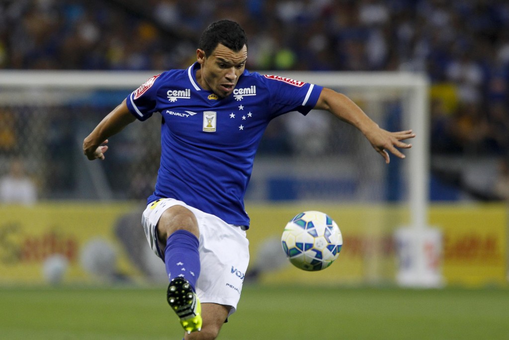 Cruzeiro estava jogando com a camisa "limpa" desde o início do ano (Foto: Washington Alves/Light Press)