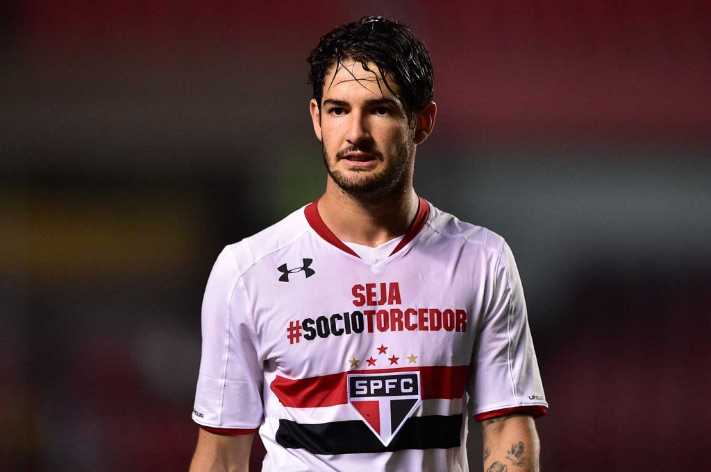 Atacante se reunirá com empresário e pode acertar com o Tottenham até segunda (Foto: Fernando Dantas/Gazeta Press)