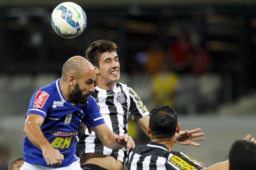 Santos superou o cansaço para somar três pontos diante do Cruzeiro (foto: Washington Alves/Light Press)