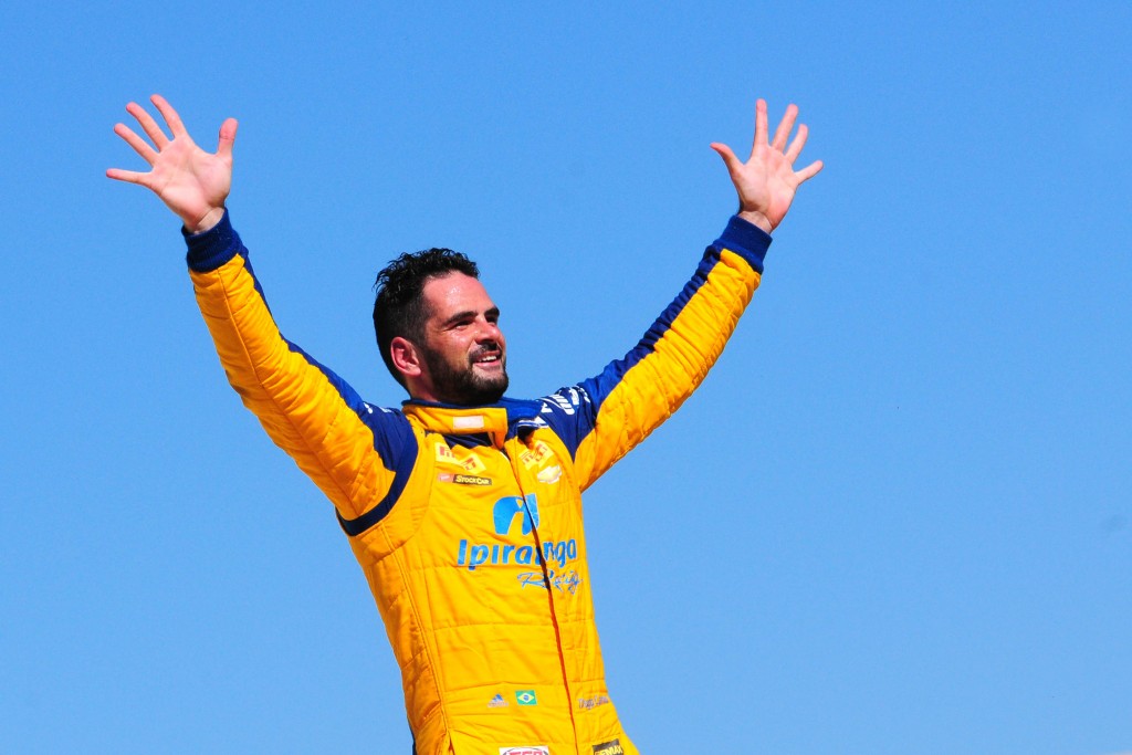 Thiago Camilo conquistou a segunda vitória em três corridas pós-acidente (foto: Fernanda Freixosa/Vicar)
