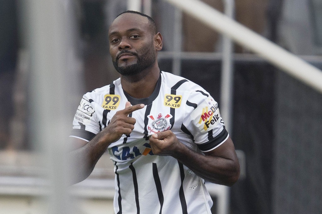 Vagner Love cresceu e melhorou sua relação com a torcida (foto: Daniel Augusto Jr./Agência Corinthians)