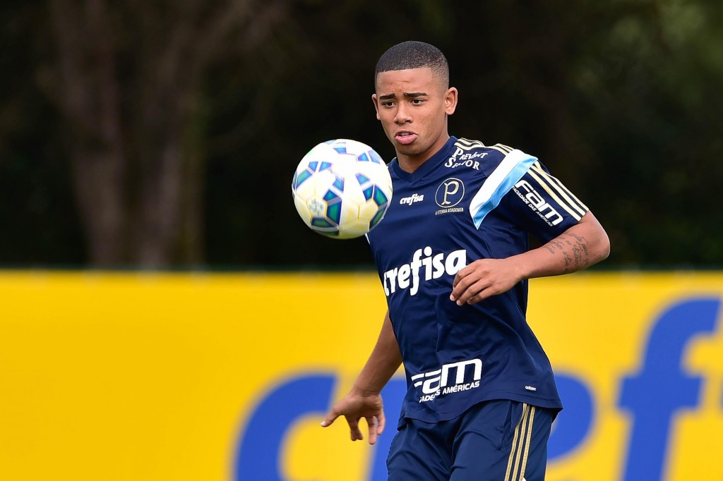 Gabriel Jesus, autor de quatro gols nos últimos dois jogos, é a esperança do ataque palmeirense (Foto: Fernando Dantas/Gazeta Press)