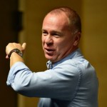 Foto: Mano Menezes assina contrato até o final de 2017 com o Cruzeiro (Cruzeiro/Divulgação)