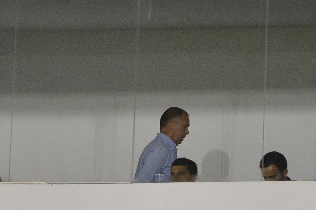 O técnico Mano Menezes esteve nas tribunas para acompanhar o desempenho do Cruzeiro (Foto: Mauro Horita/Light Press/Cruzeiro)