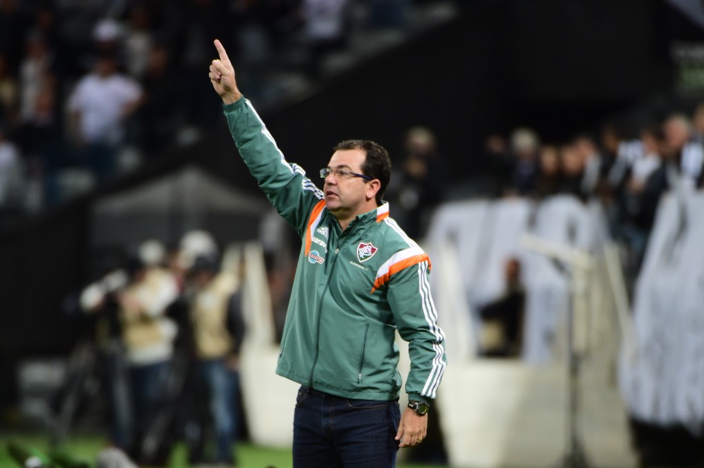 O técnico Enderson Moreira possui uma lista de preocupações para a próxima partida do Fluminense (Foto: Djalma Vassão/Gazeta Press)