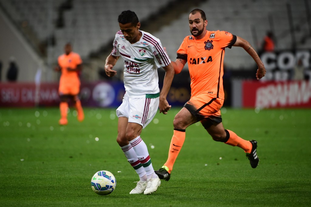 Cícero, do Fluminense, teve gol legal anulado em Itaquera (foto: Djalma Vassão/Gazeta Press)