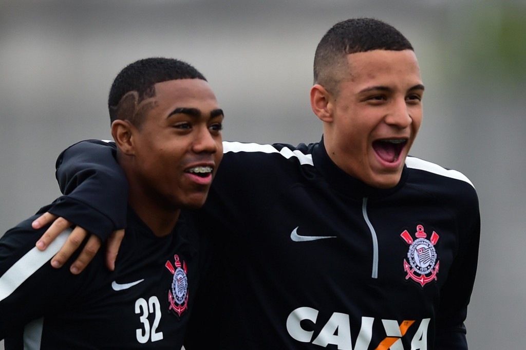 Os garotos Malcom e Guilherme Arana serão titulares no Derby (foto: Djalma Vassão/Gazeta Press)