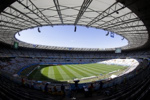 Nova estrutura do Mineirão agrada Nelinho, que evita saudosismo (Foto: Washington Alves/Gazeta Press)