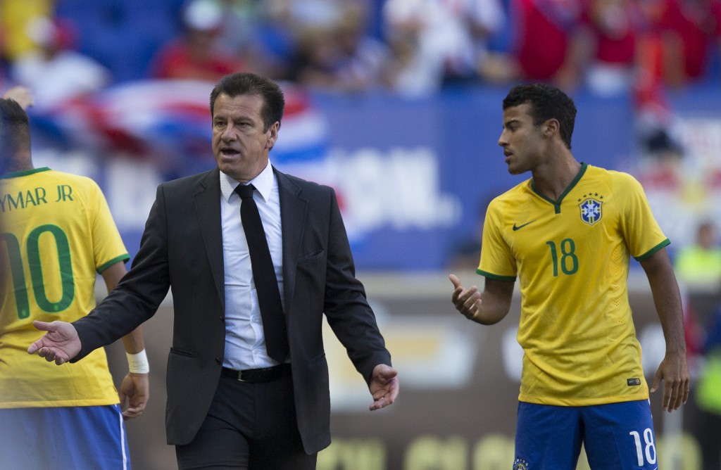 Dunga fez observações para o início das Eliminatórias (foto: Leo Correa/MoWa Press)