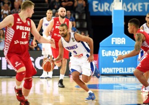 Tony Parker garantiu que disputará as Olimpíadas, caso a França conquiste um lugar no Rio (Foto: PASCAL GUYOT/AFP)