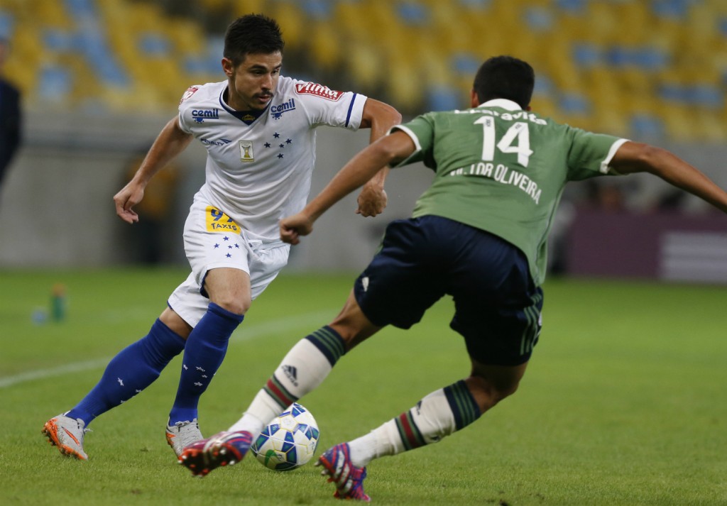 Na atual edição do Brasileirão, o Cruzeiro já jogou no Maracanã e acabou derrotado pelo Fluminense (Foto: Marcelo Regua/Light Press)