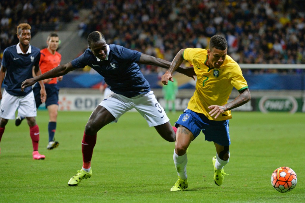 Apagado, Kenedy jogou apenas um tempo e pouco fez para contribuir para a Seleção Olímpica (Foto: Jean-Francois Monier/AFP)