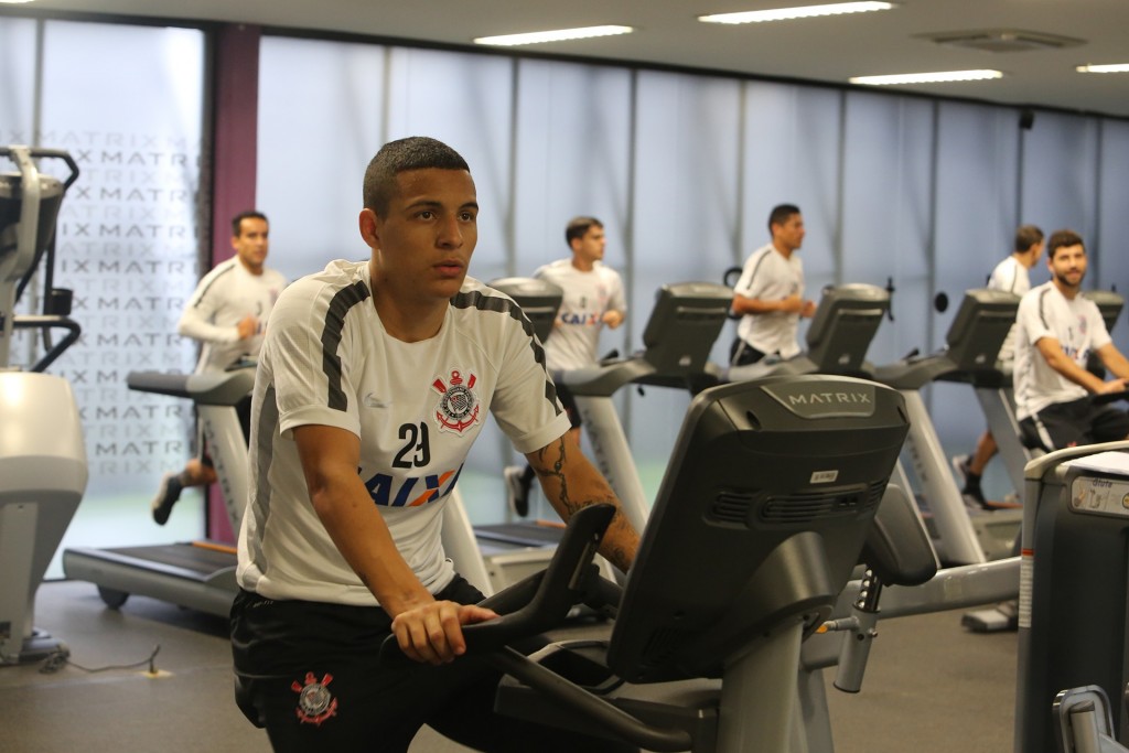 O jovem Guilherme Arana segue na vaga do contundido Uendel (foto: Daniel Augusto Jr./Agência Corinthians)