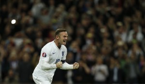 Wayne Rooney é eleito melhor jogador inglês do ano (Foto: Adrian Dennis/AFP)
