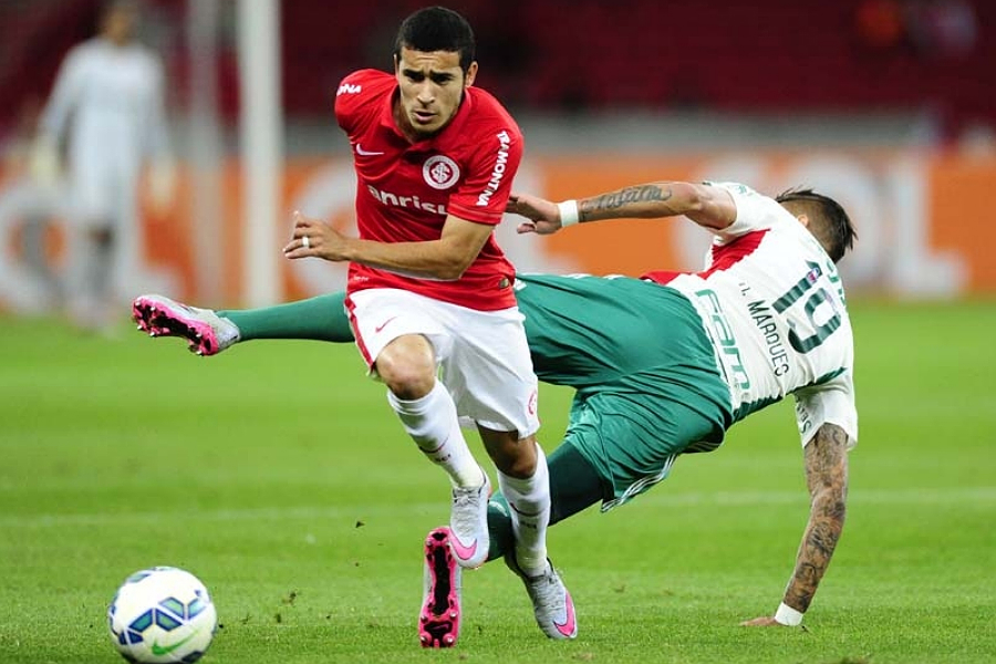 Palmeiras de Rafael Marques pouco acertou nesta noite (Foto: Ricardo Duarte)