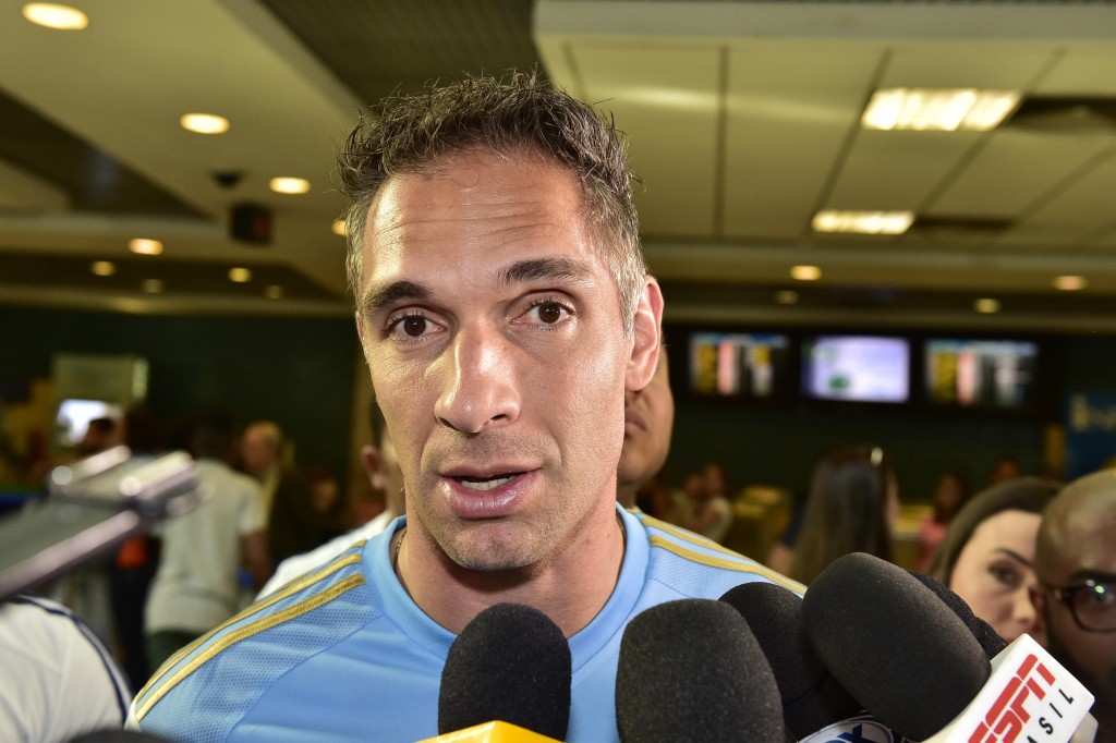 Goleiro listou problemas, mas não usou nenhuma como desculpa para oscilação (Foto: Fernando Dantas/Gazeta Press)