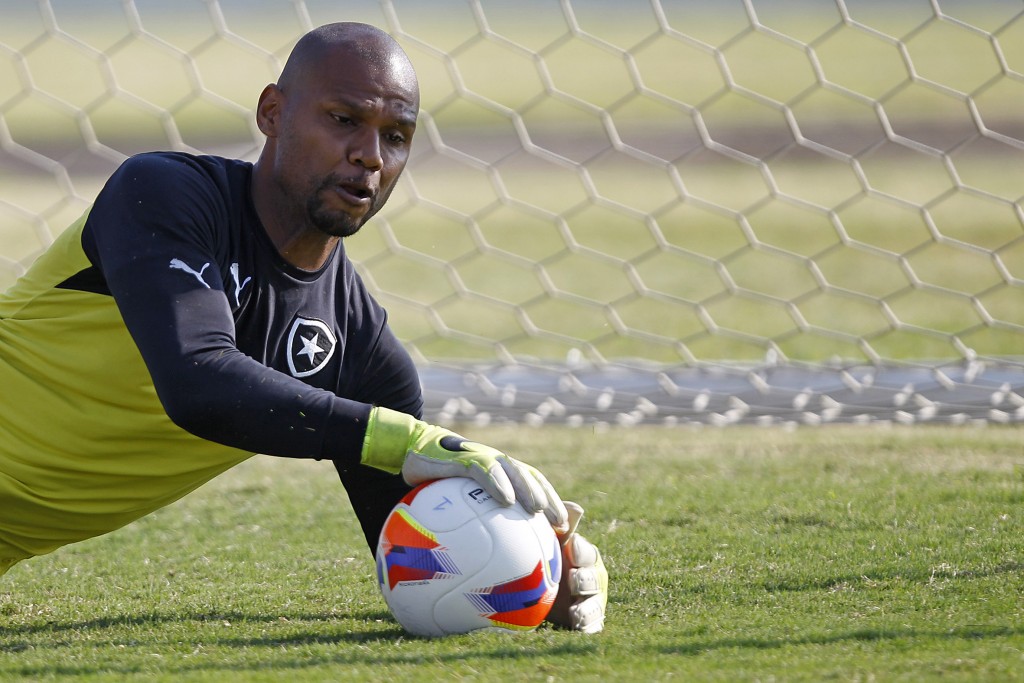 Jefferson desembarcou nesta quinta no Brasil e já participou do treino no Nilton Santos (foto: Vitor Silva/SSPress)