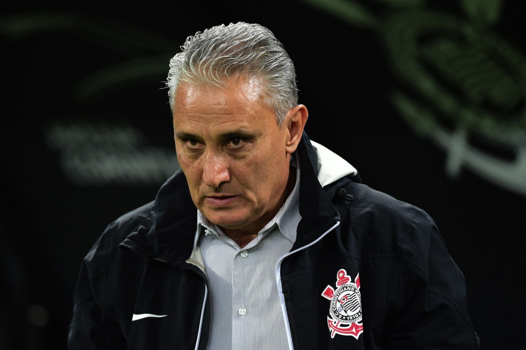 Tite terá o retorno de alguns jogadores contra o Joinville (foto: Djalma Vassão/Gazeta Press)
