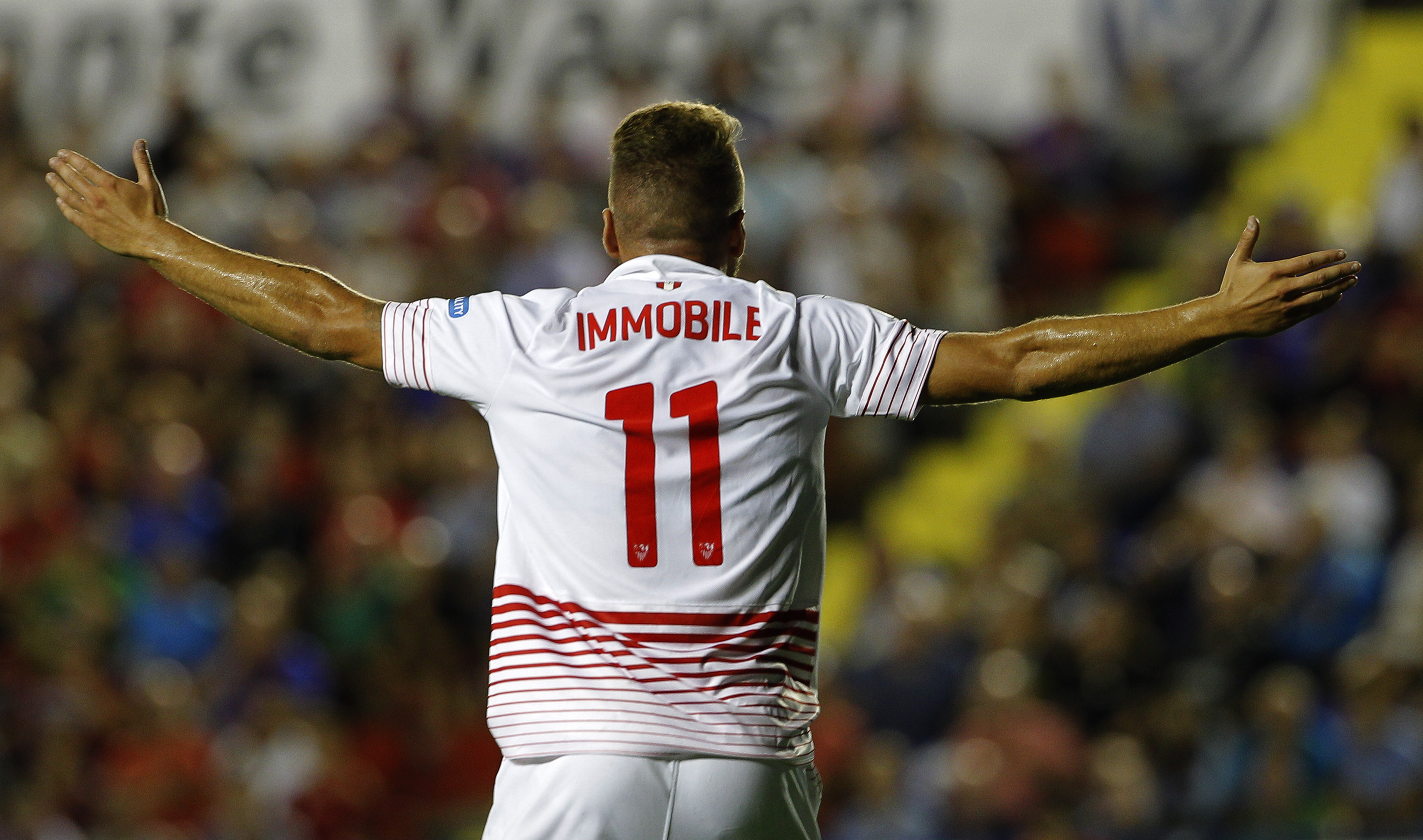 Sevilla's Italian forward Ciro Immobile reacts during the Spanish league football match Levante UD vs Sevilla FC at the Ciutat de Valencia stadium in Valencia on September 11, 2015. AFP PHOTO/ JOSE JORDAN
