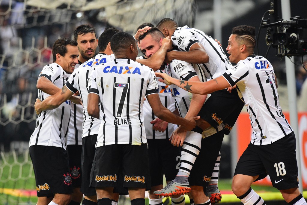 O Corinthians pode se tornar a equipe que ficou na liderança em mais rodadas seguidas (Foto: Sergio Barzaghi/Gazeta Press)