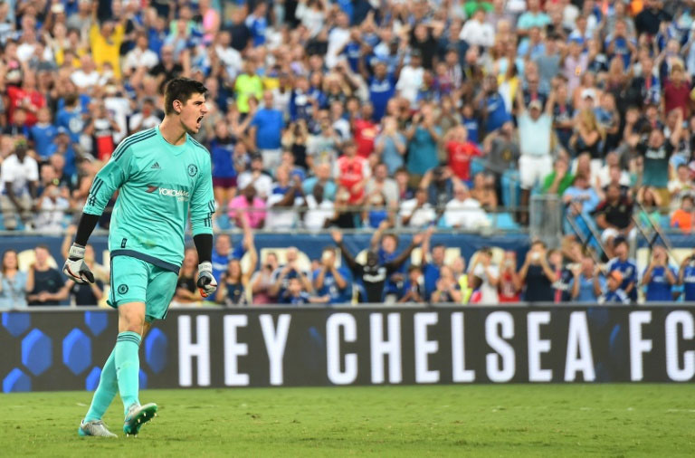 O goleiro Courtois se lesionou e passará por cirurgia no joelho (Foto: AFP)