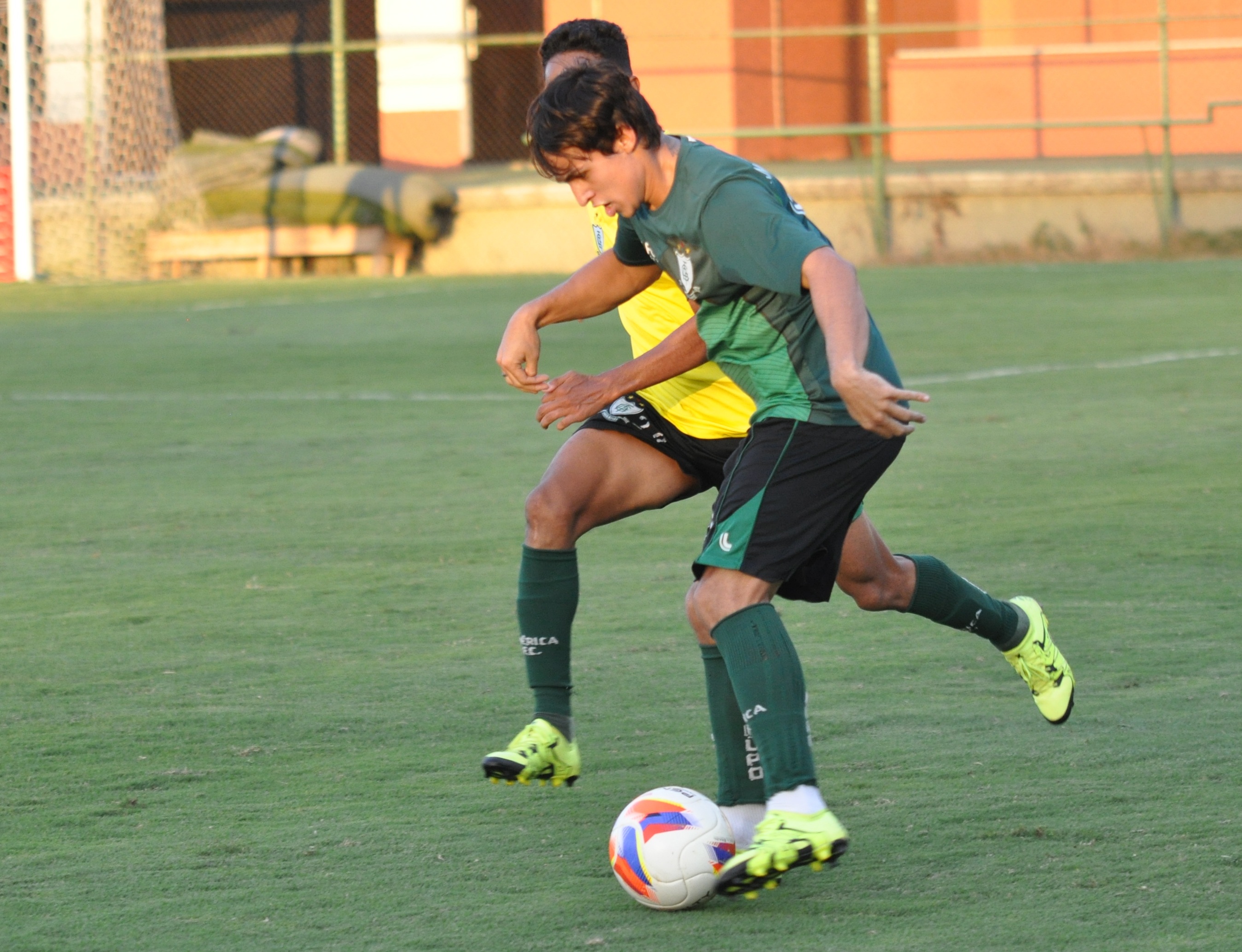 Meio-campista de origem, Xavier deve ser improvisado na lateral-esquerda (Carlos Cruz/AFC)
