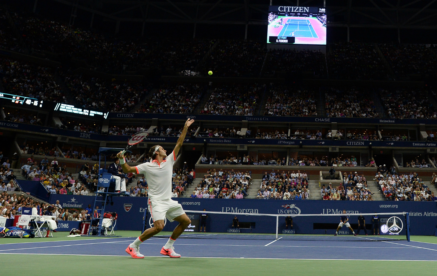 O suíço Roger Federer chega à final sem perder um set sequer (Foto: Jewel Samad/AFP)