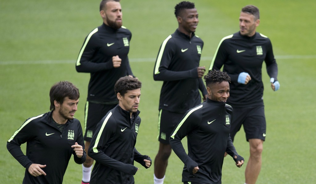 Equipe do Manchester espera sair na vantagem em casa, na abertura do torneio (Foto: Marco Bertorello/AFP)