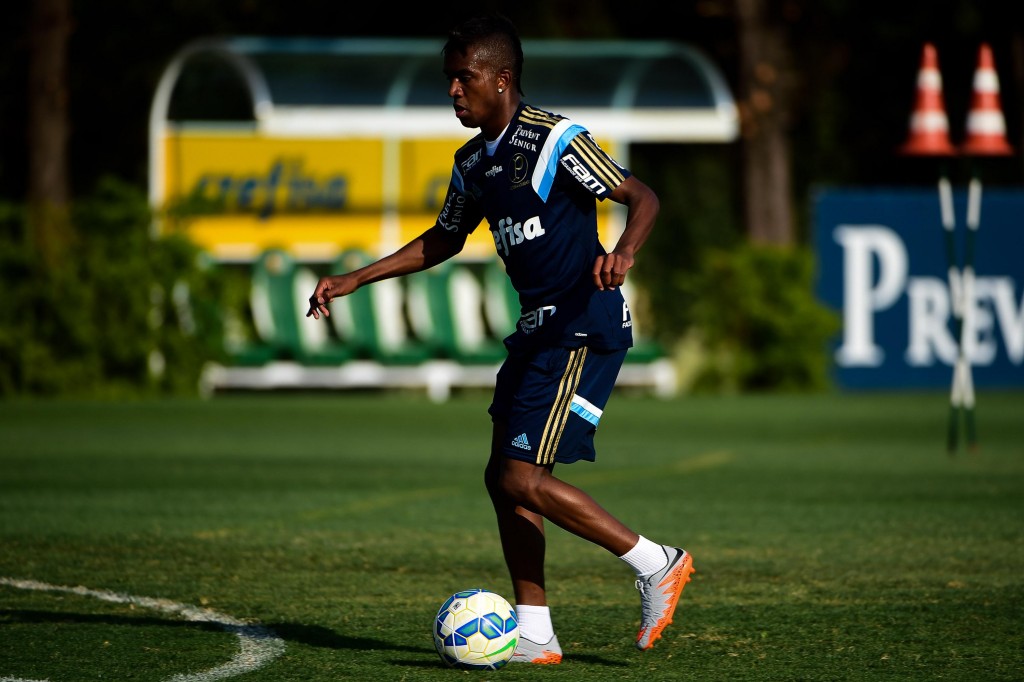 O atacante Kelvin teve recente passagem pela Seleção olímpica do Brasil. (Foto: Djalma Vassão/Gazeta Press)
