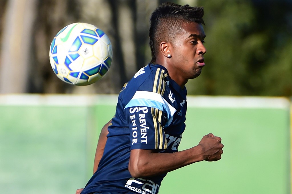 O atacante Kelvin vê o Palmeiras em recuperação no Campeonato Brasilerio. (Foto: Djalma Vassão/Gazeta Press)