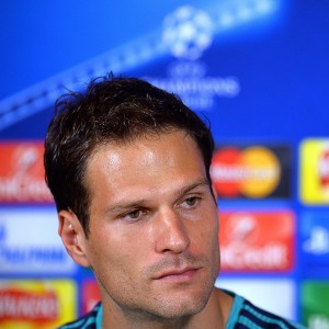 Chelsea's Bosnian goalkeeper Asmir Begovic gives a press conference at Chelsea's training ground, in Stoke D'Abernon, near London, on September 15, 2015, ahead of the team's forthcoming UEFA Champions League group G football match against Maccabi Tel Aviv. AFP PHOTO / GLYN KIRK