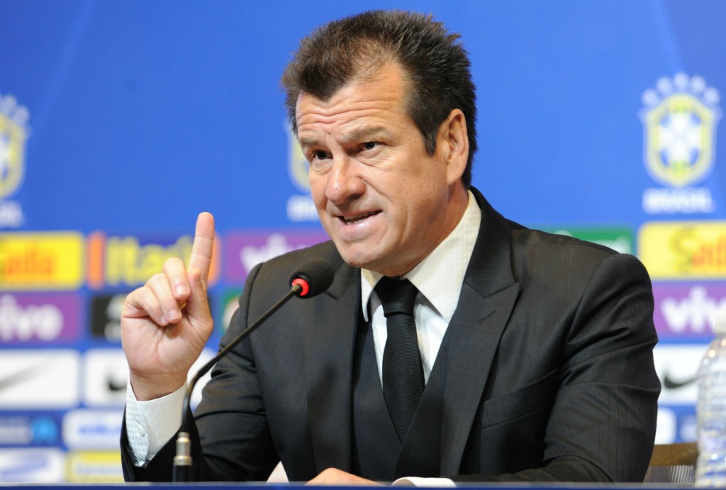Dunga procura manter retrospecto positivo contra a Argentina (Foto: Tasso Marcelo/AFP)