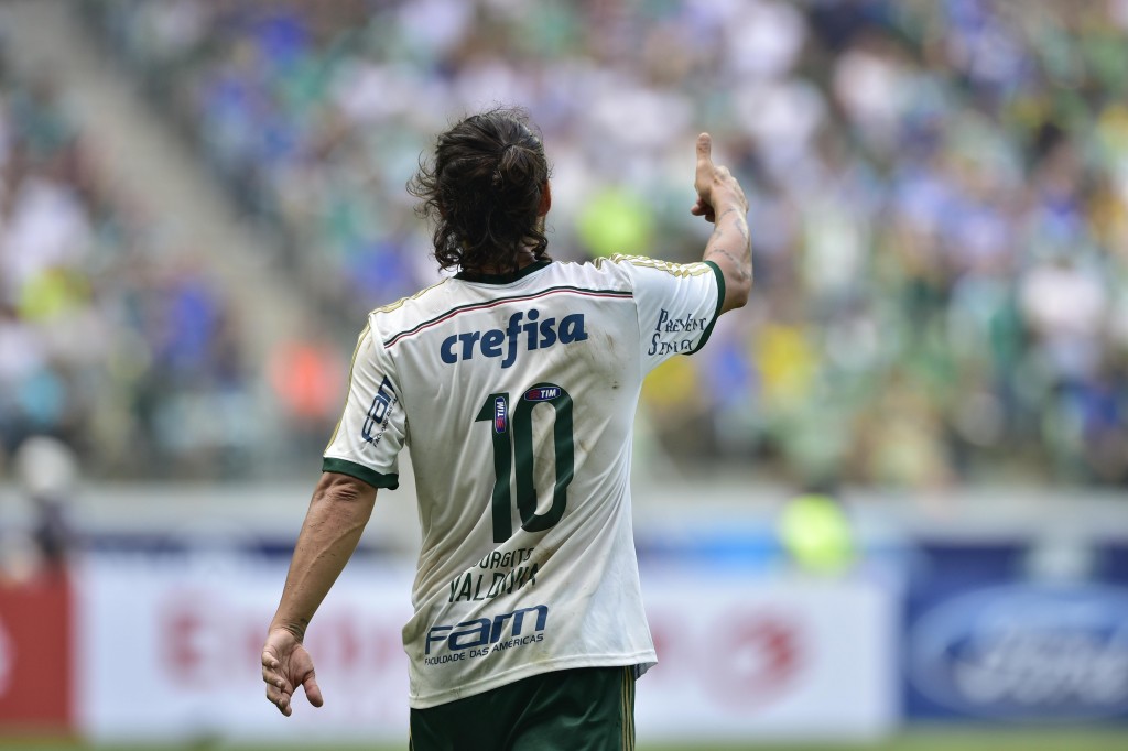 Amigo de um dos tios de Arancibia, ex-camisa 10 Valdivia torce por sucesso do jovem. (Foto: Fernando Dantas/Gazeta Press)