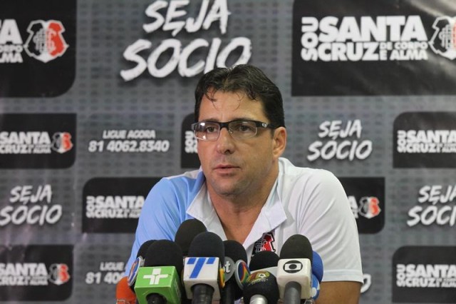 Técnico do Santa Cruz mira uma vitória para colar de vez no G4 (Foto: Santa Cruz F.C.)