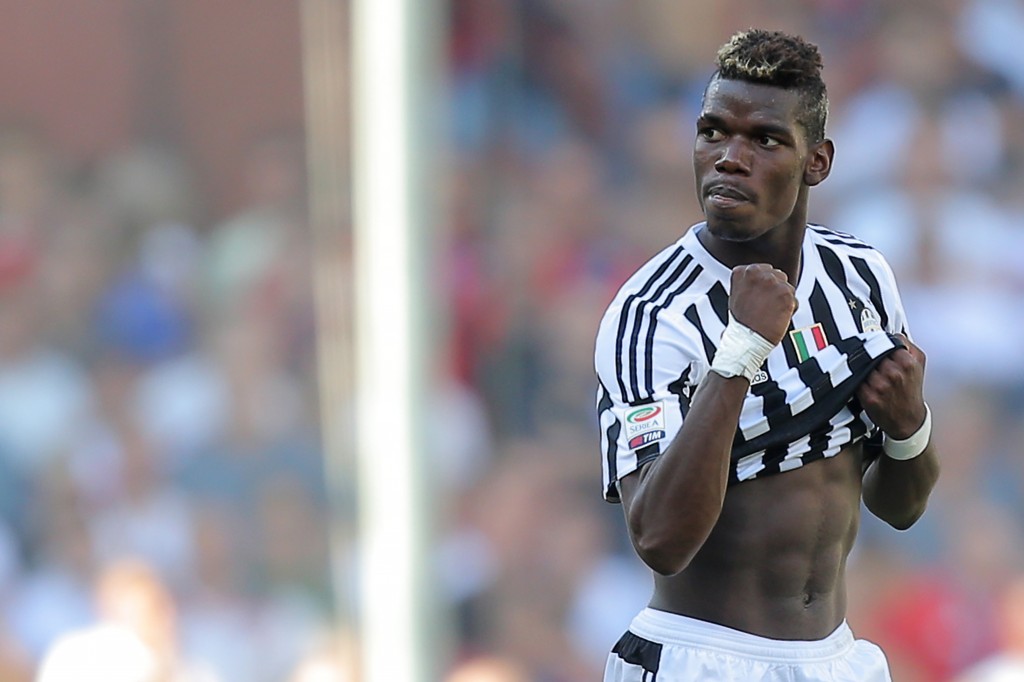Pogba participou do primeiro gol e anotou o segundo pela Juve (Foto: Marco Bertorello/AFP)